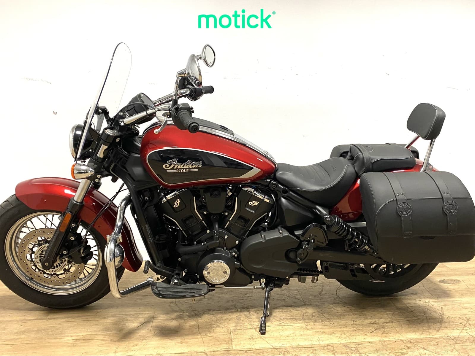 INDIAN SCOUT CLASSIC LIMITED + TECH (2 MALETAS)