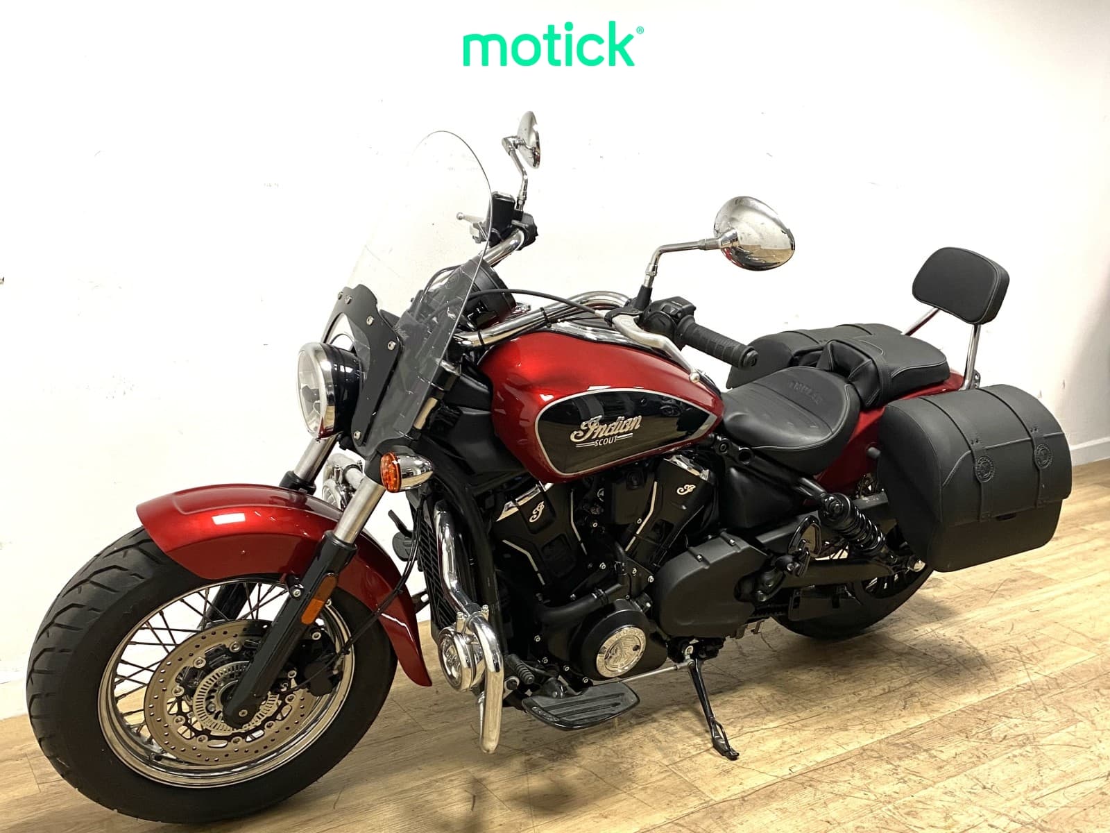 INDIAN SCOUT CLASSIC LIMITED + TECH (2 MALETAS)