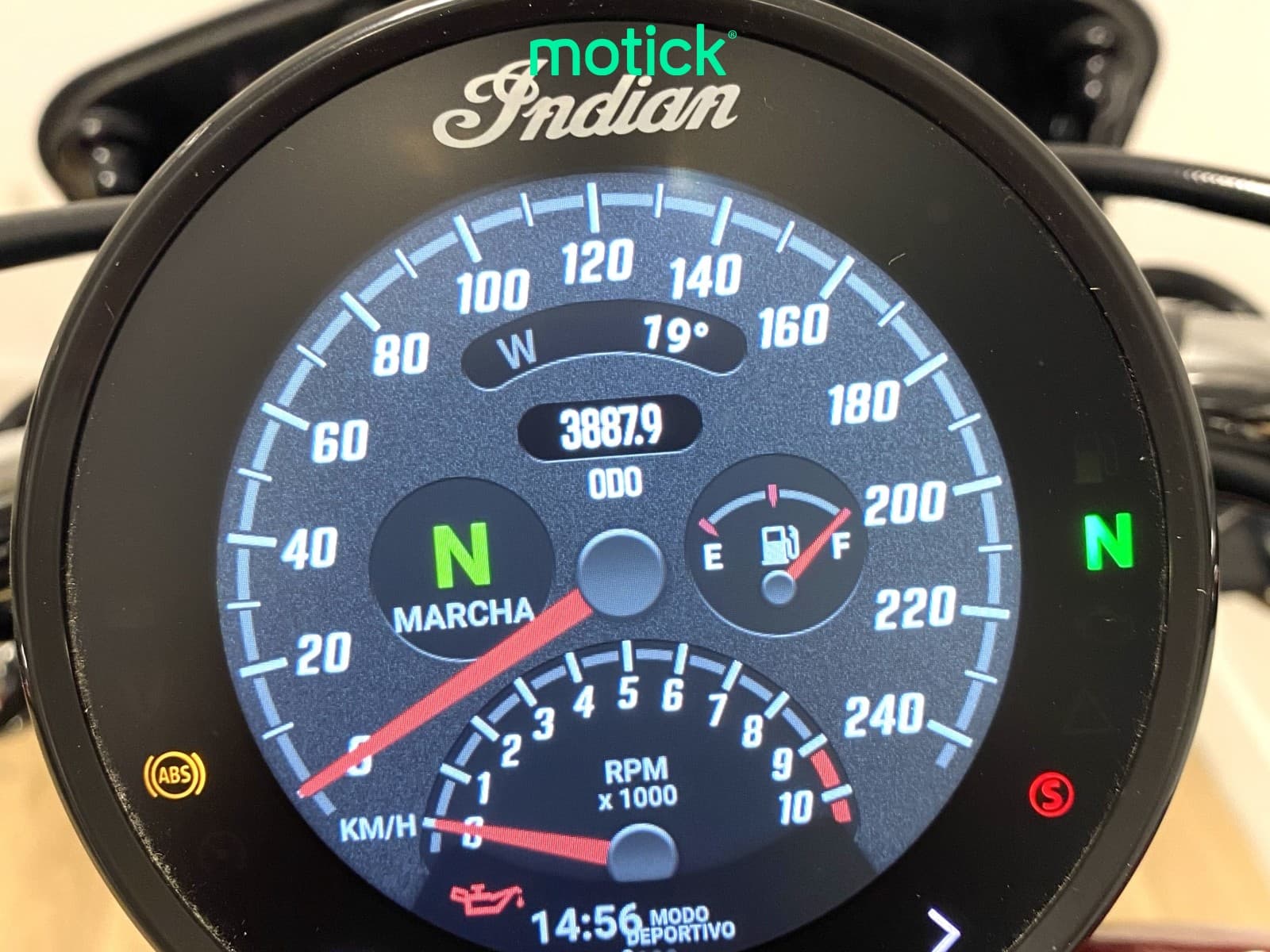 INDIAN SCOUT CLASSIC LIMITED + TECH (2 MALETAS)