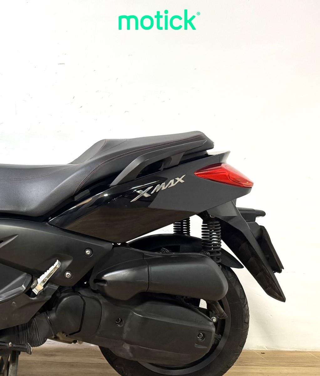 YAMAHA XMAX 125