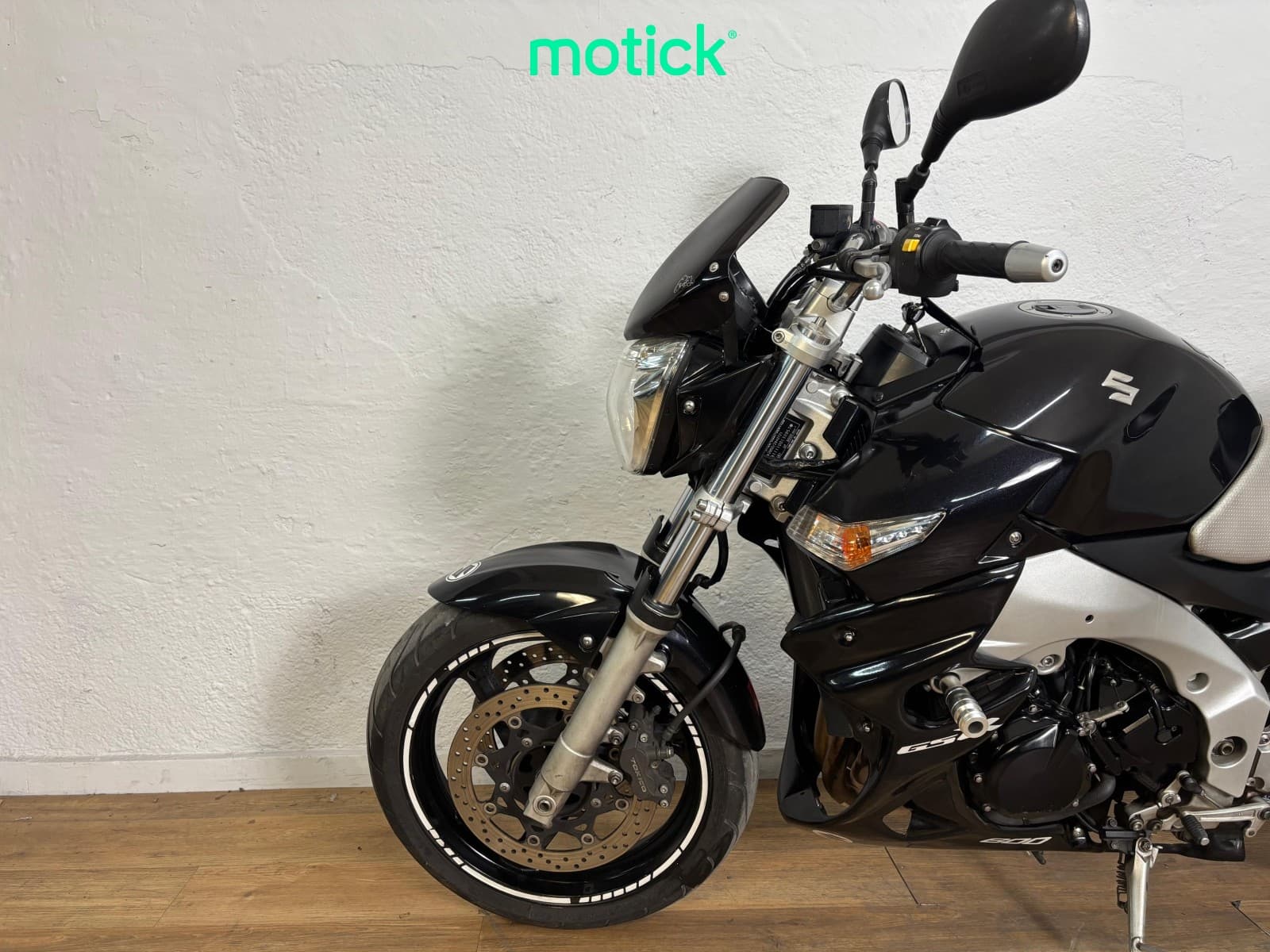 SUZUKI GSR 600 (A)