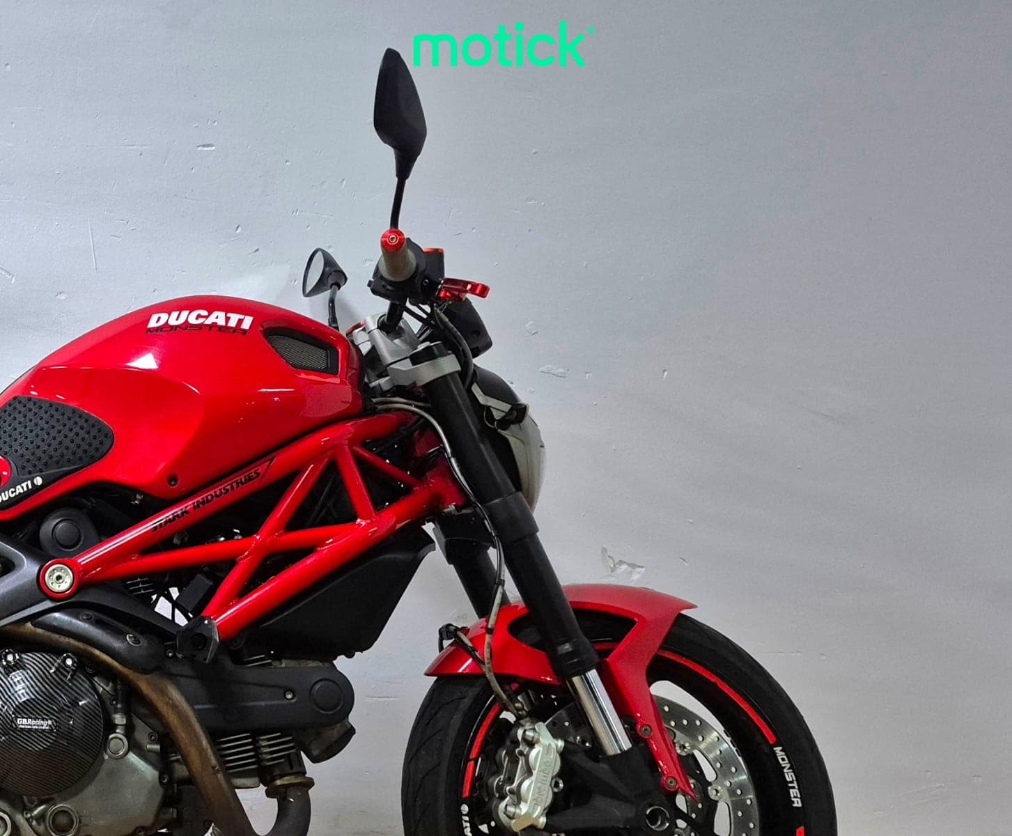DUCATI MONSTER 696