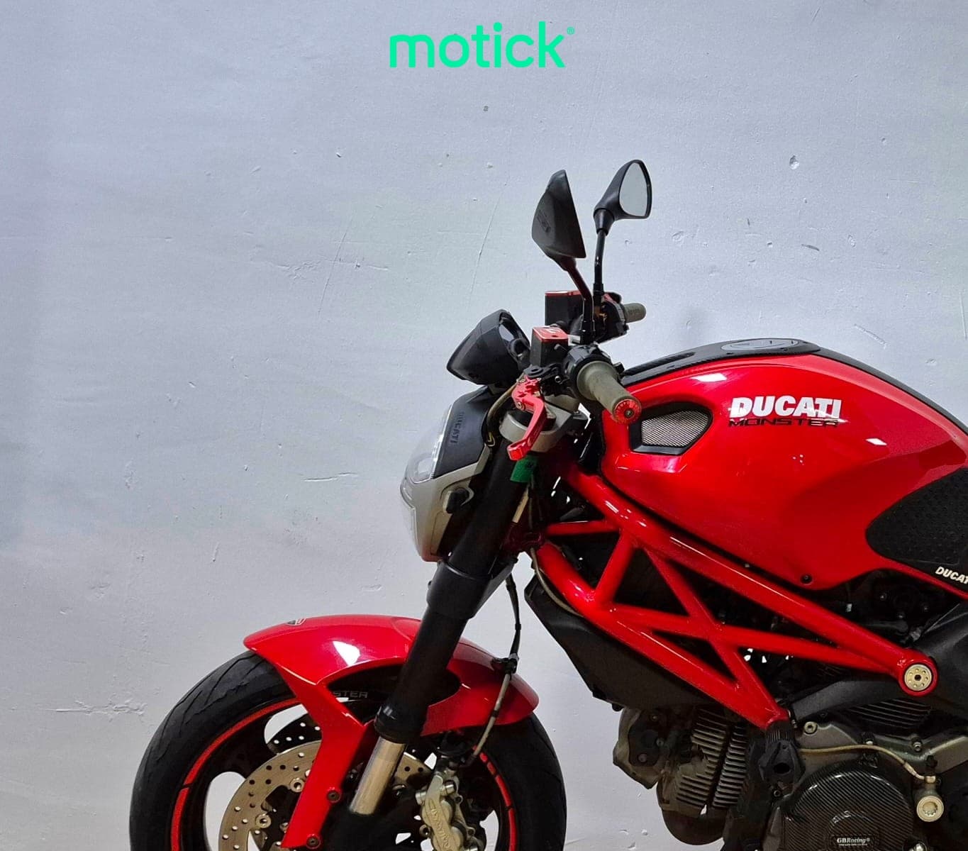 DUCATI MONSTER 696