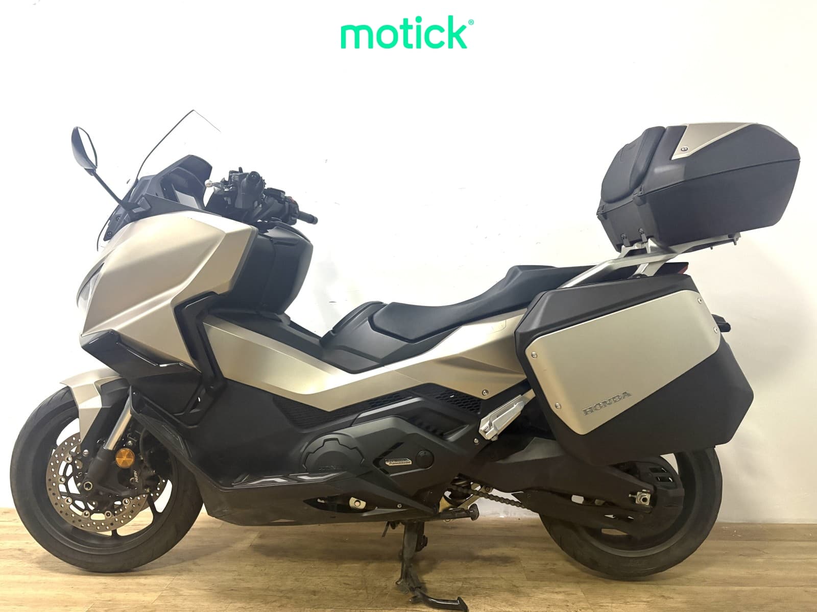 HONDA FORZA 750 (A)(TRES MALETAS)