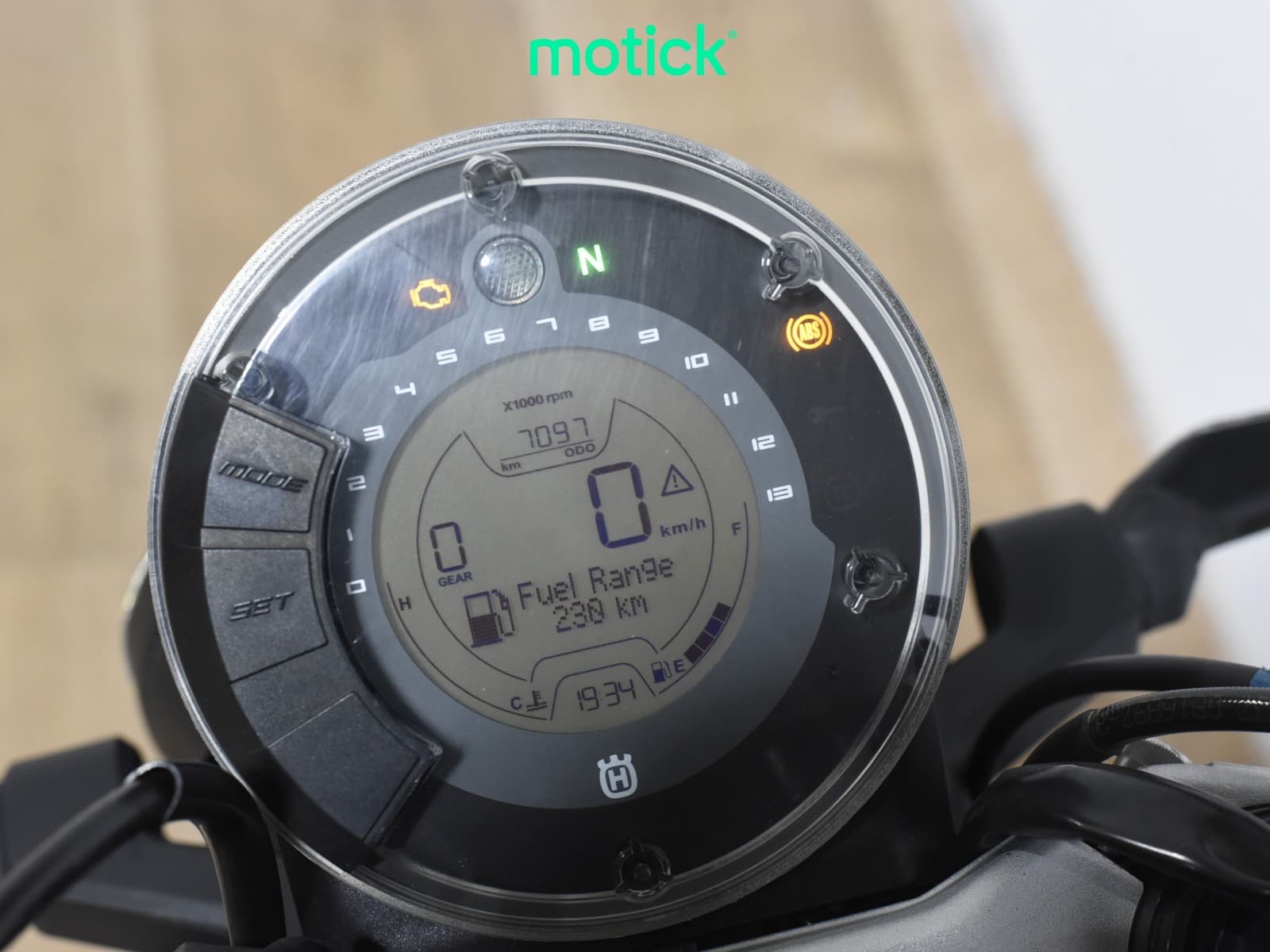 HUSQVARNA SVARTPILEN 125