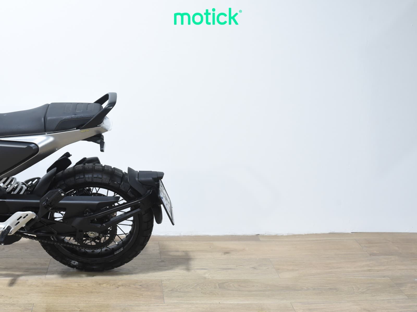 HUSQVARNA SVARTPILEN 125