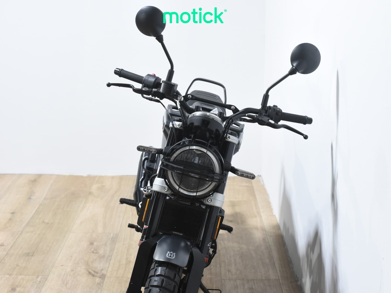 HUSQVARNA SVARTPILEN 125