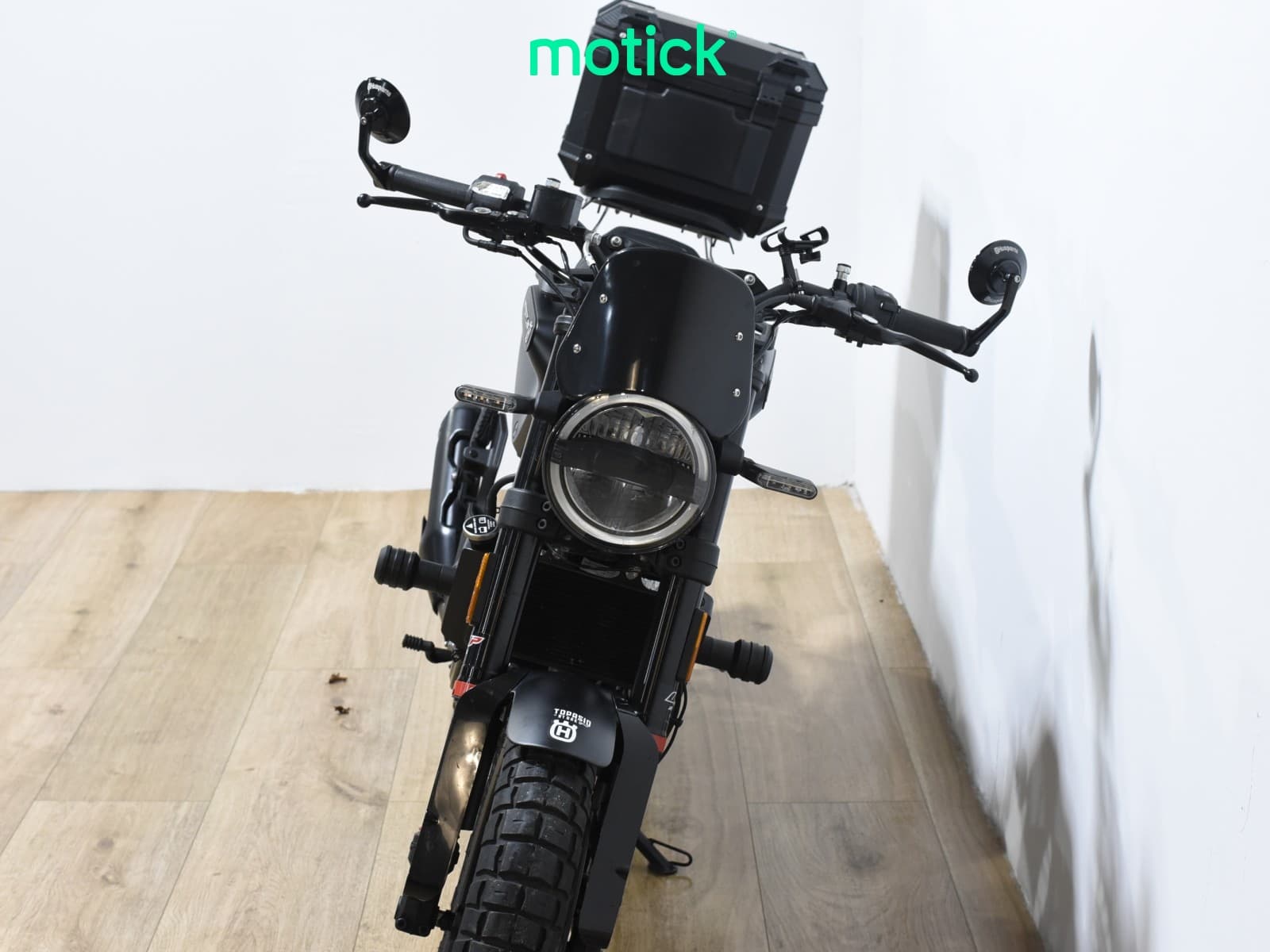 HUSQVARNA SVARTPILEN 125