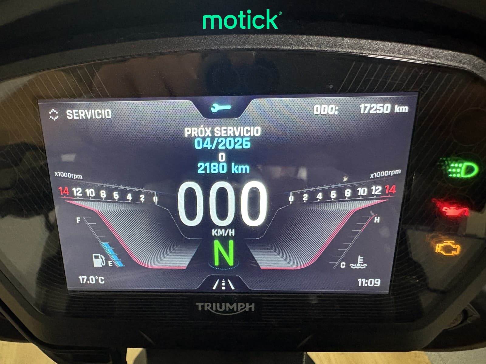 TRIUMPH STREET TRIPLE RS