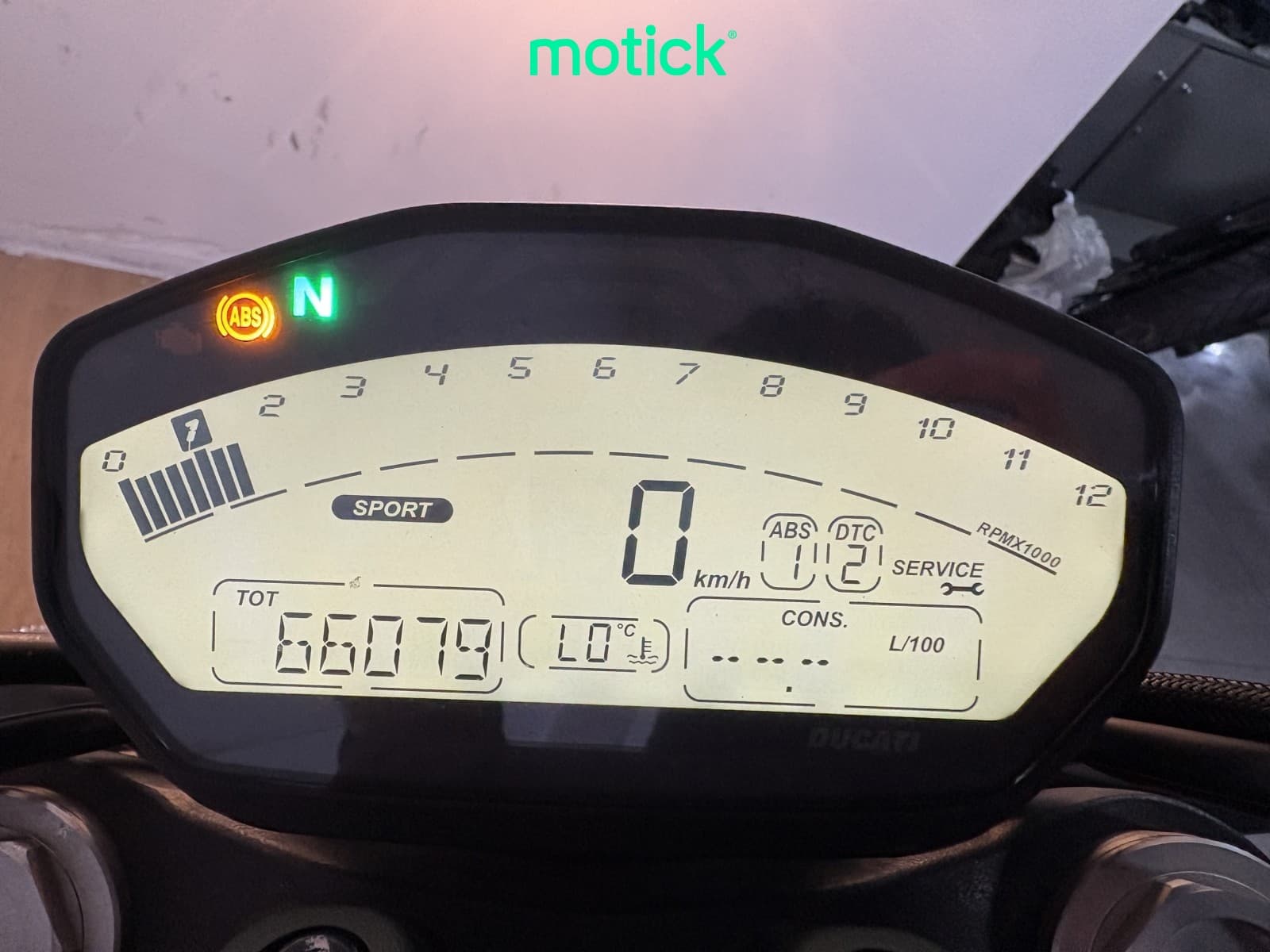 DUCATI MONSTER 821 (A)(DESMO X 2)