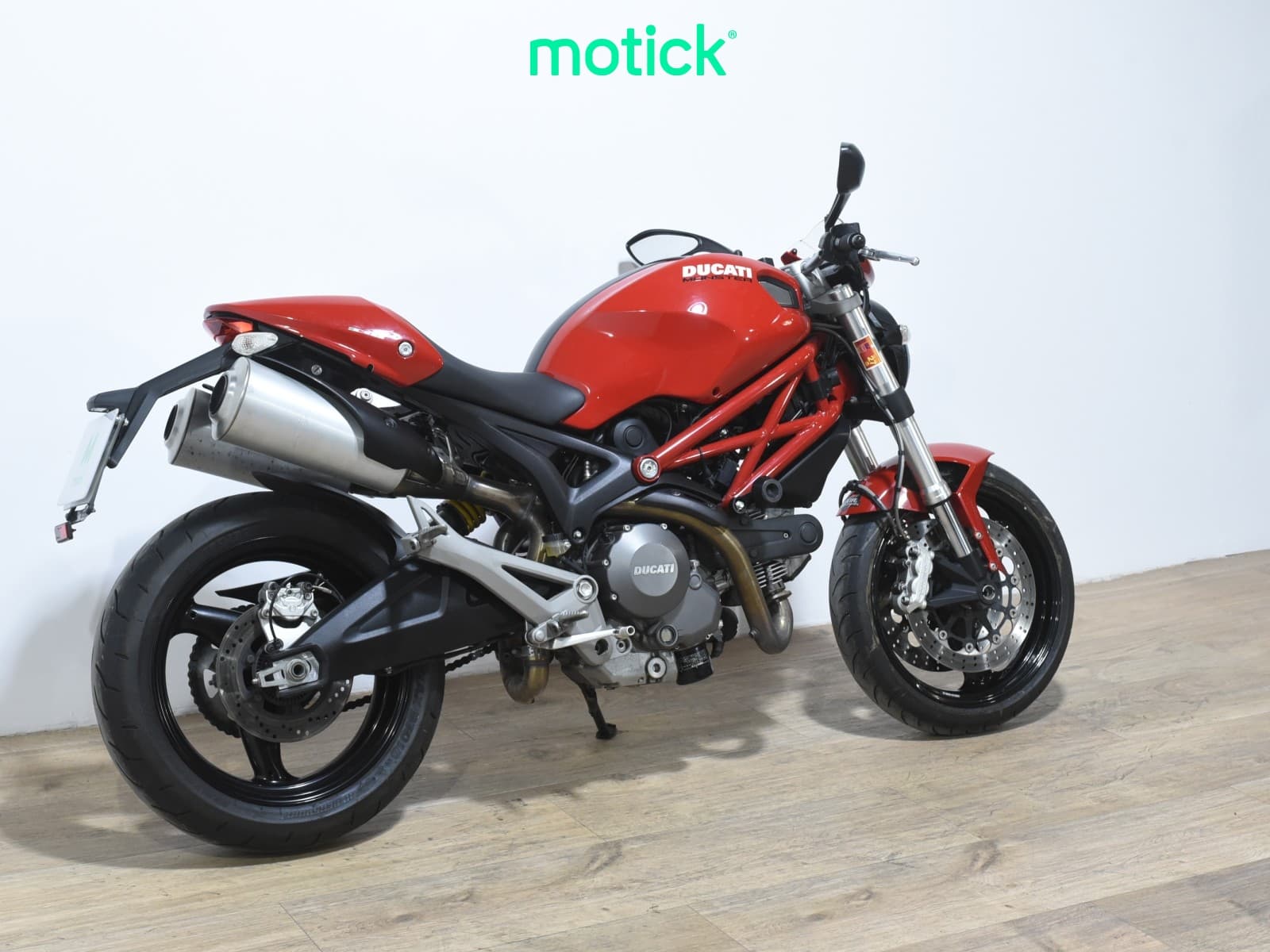 DUCATI MONSTER 696 DESMO PASADA