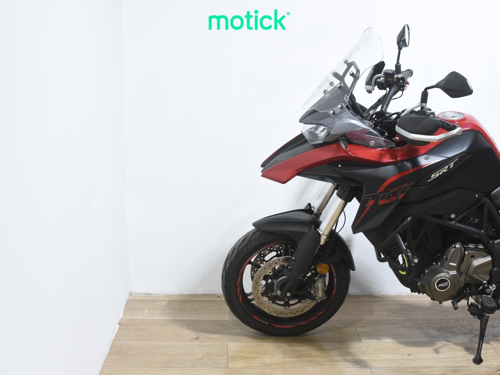 QJMOTOR SRT 700 (A)(TRES MALETAS)