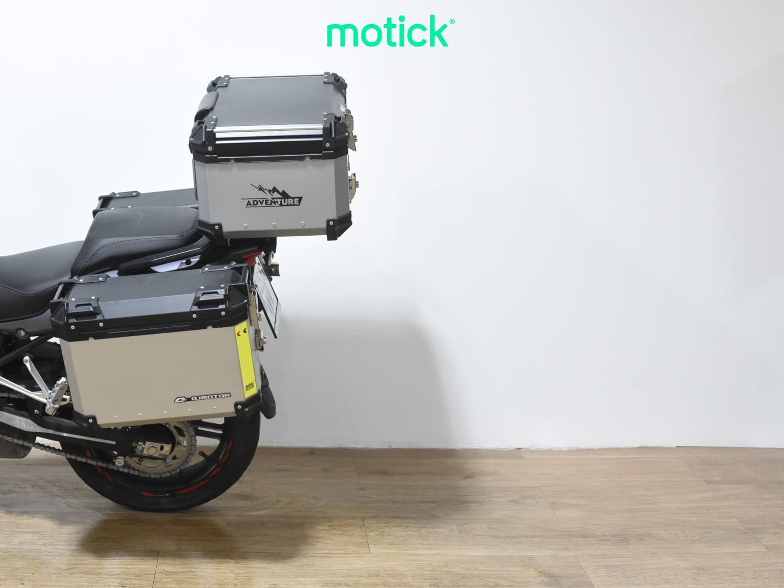 QJMOTOR SRT 700 (A)(TRES MALETAS)