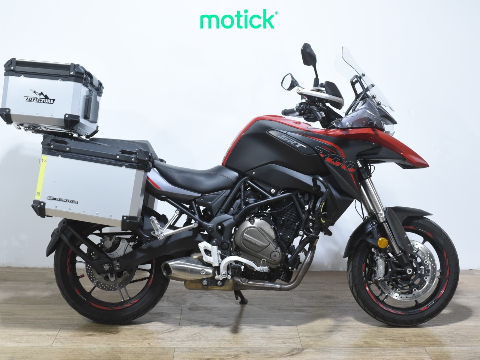 QJMOTOR SRT 700 (A)(TRES MALETAS)