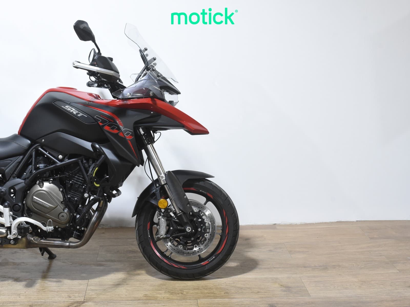 QJMOTOR SRT 700 (A)(TRES MALETAS)