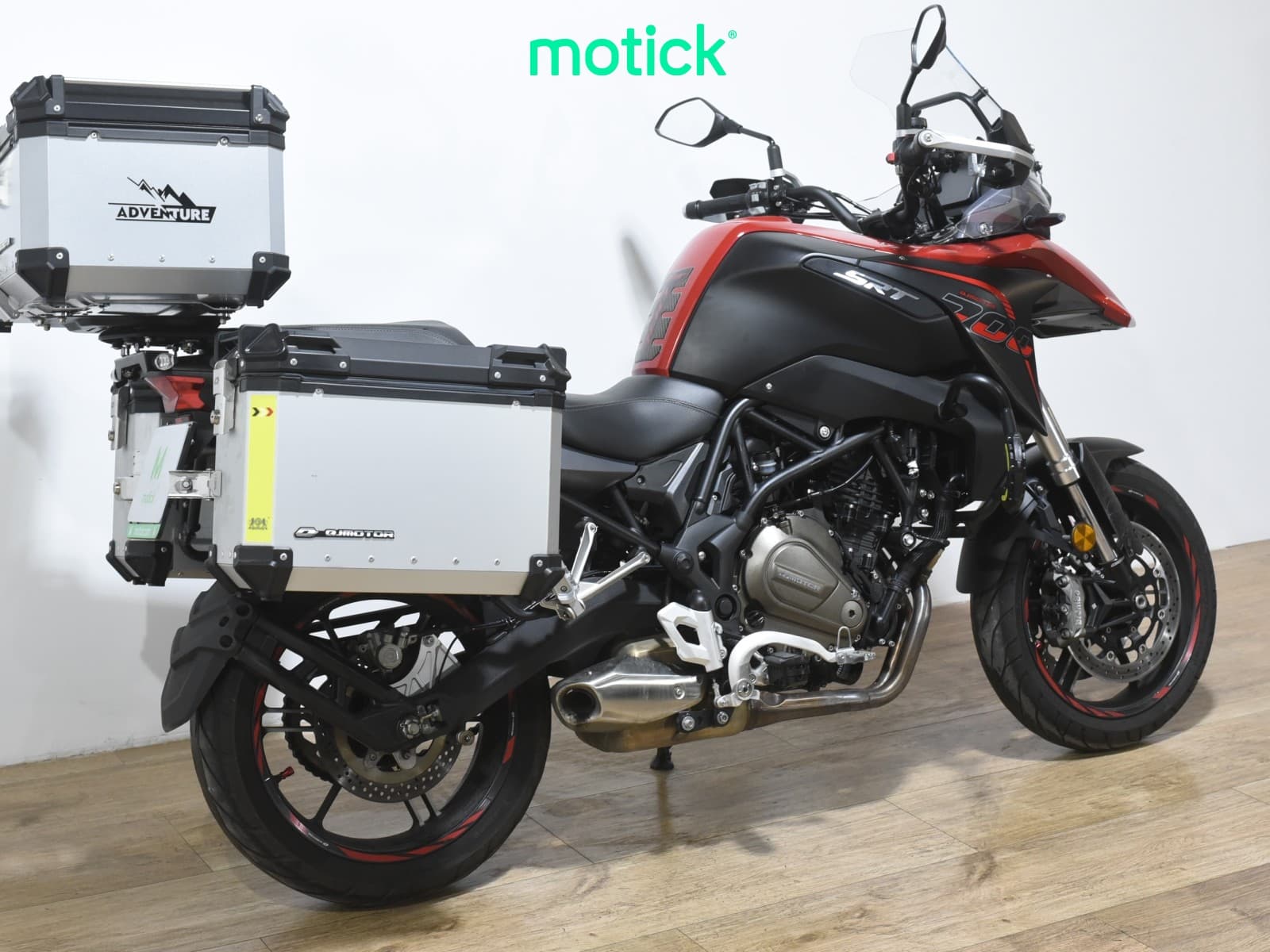 QJMOTOR SRT 700 (A)(TRES MALETAS)