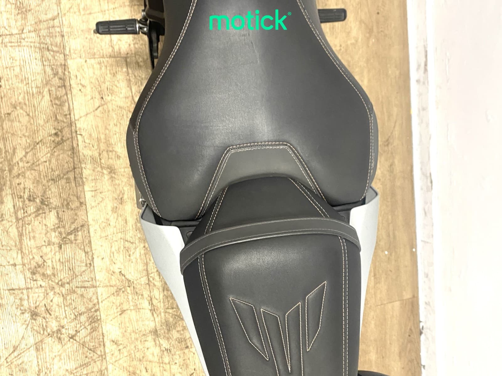 YAMAHA MT-07 (Escape Akrapovic)