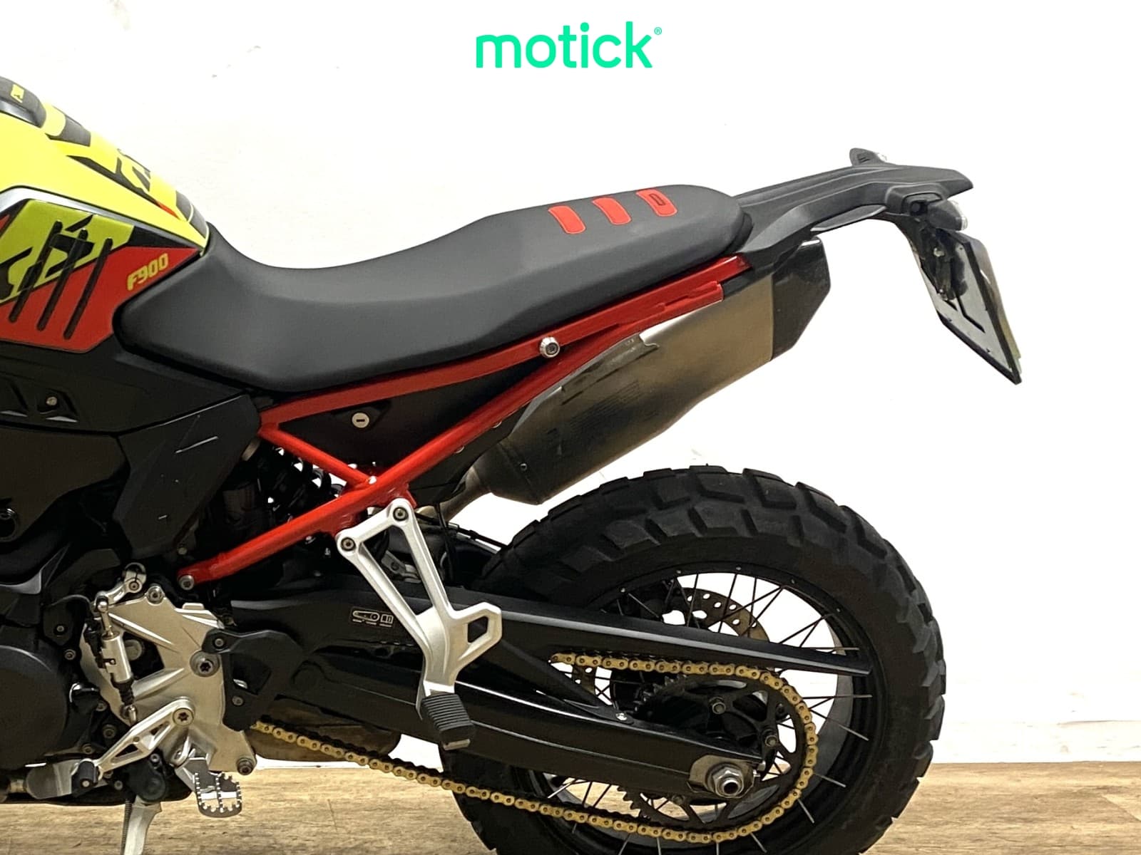 BMW F 900 GS (1 PACK)