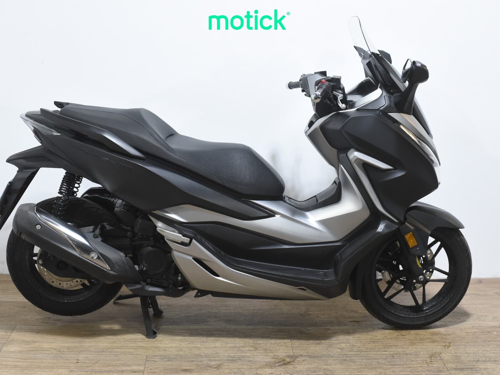HONDA FORZA 300