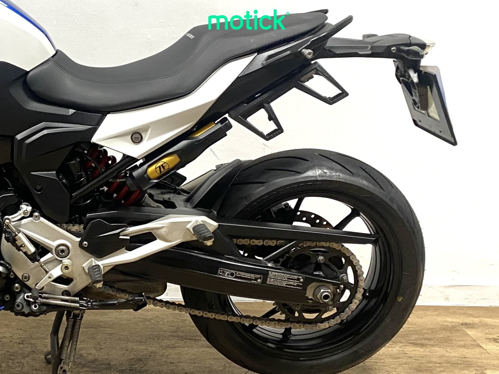 BMW F 900 R (4 PAQUETES)