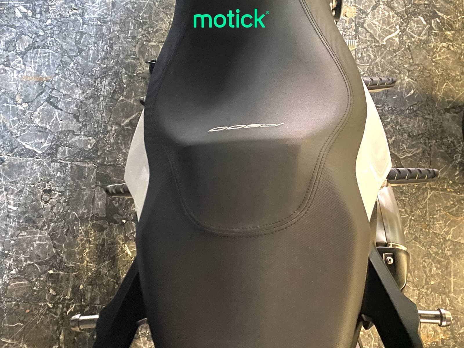 BMW F 900 R (4 PAQUETES)