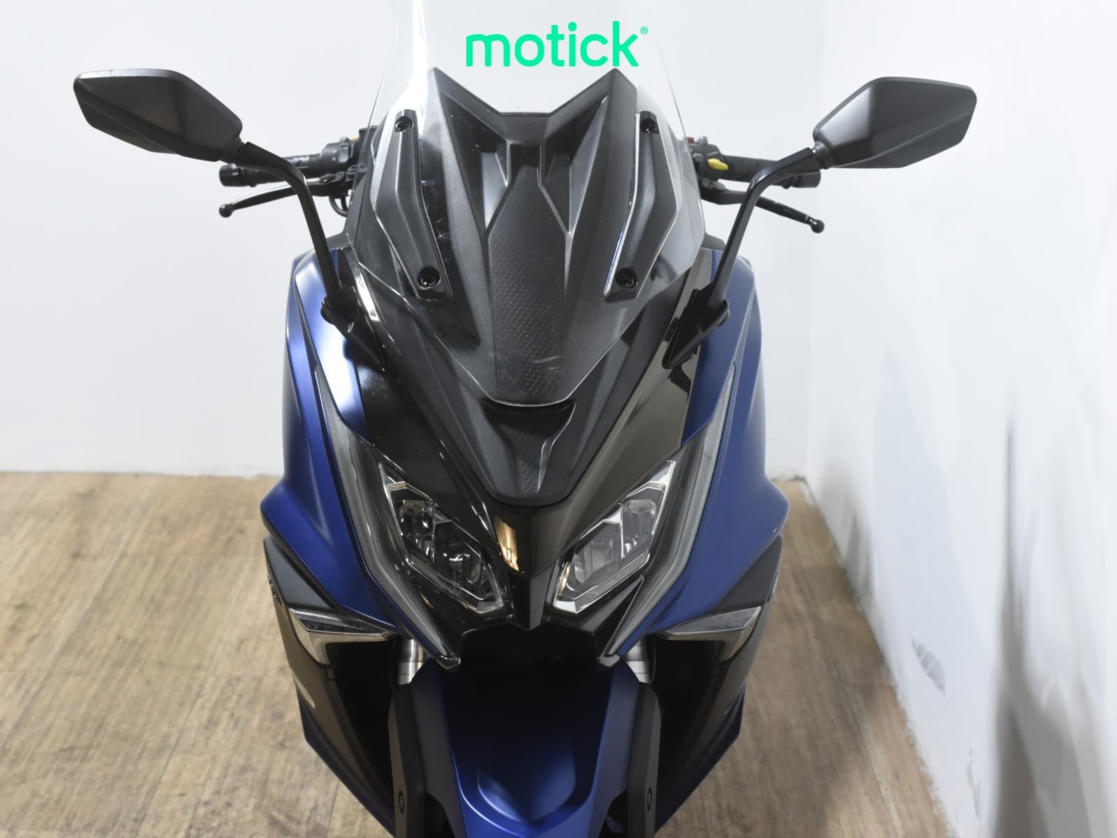 KYMCO AK 550