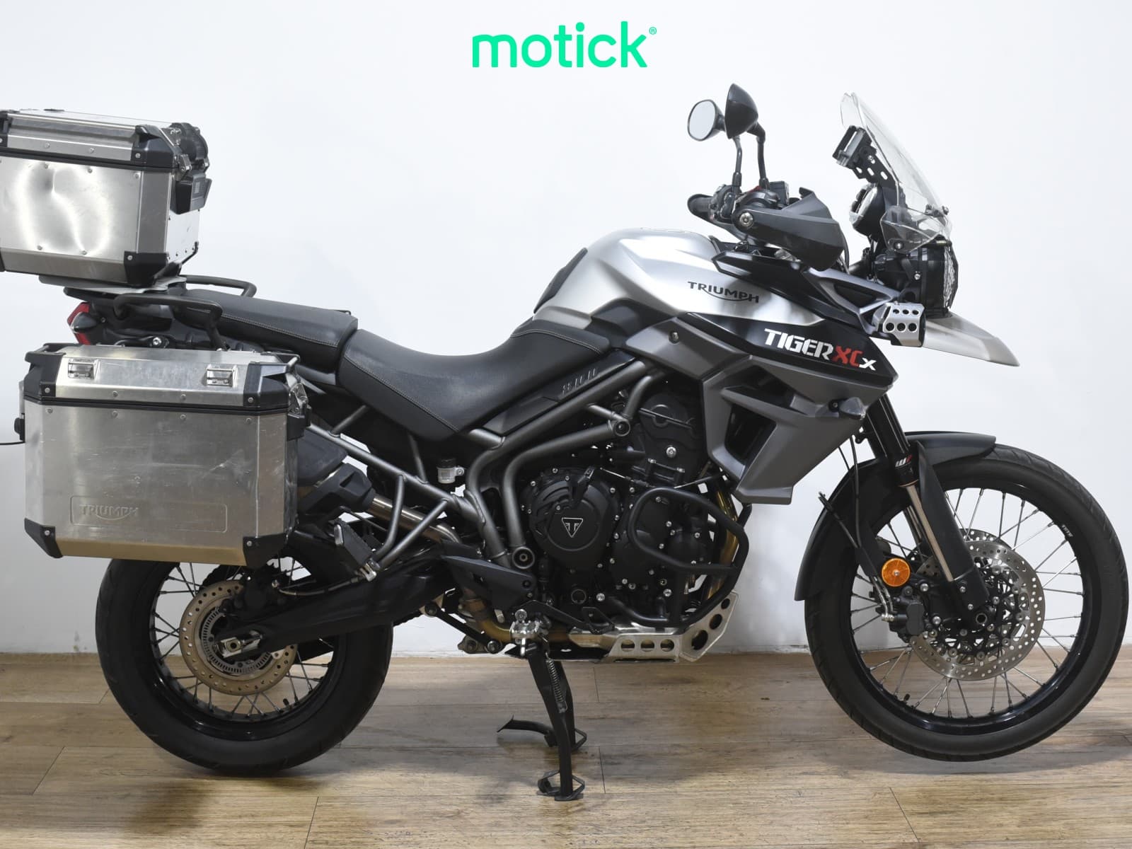 TRIUMPH TIGER 800 XCX (TRES MALETAS)