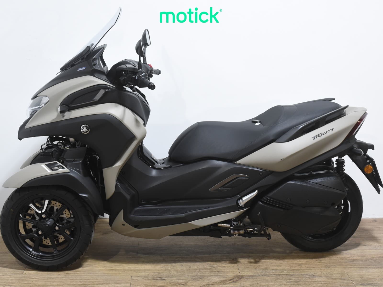 YAMAHA TRICITY 300