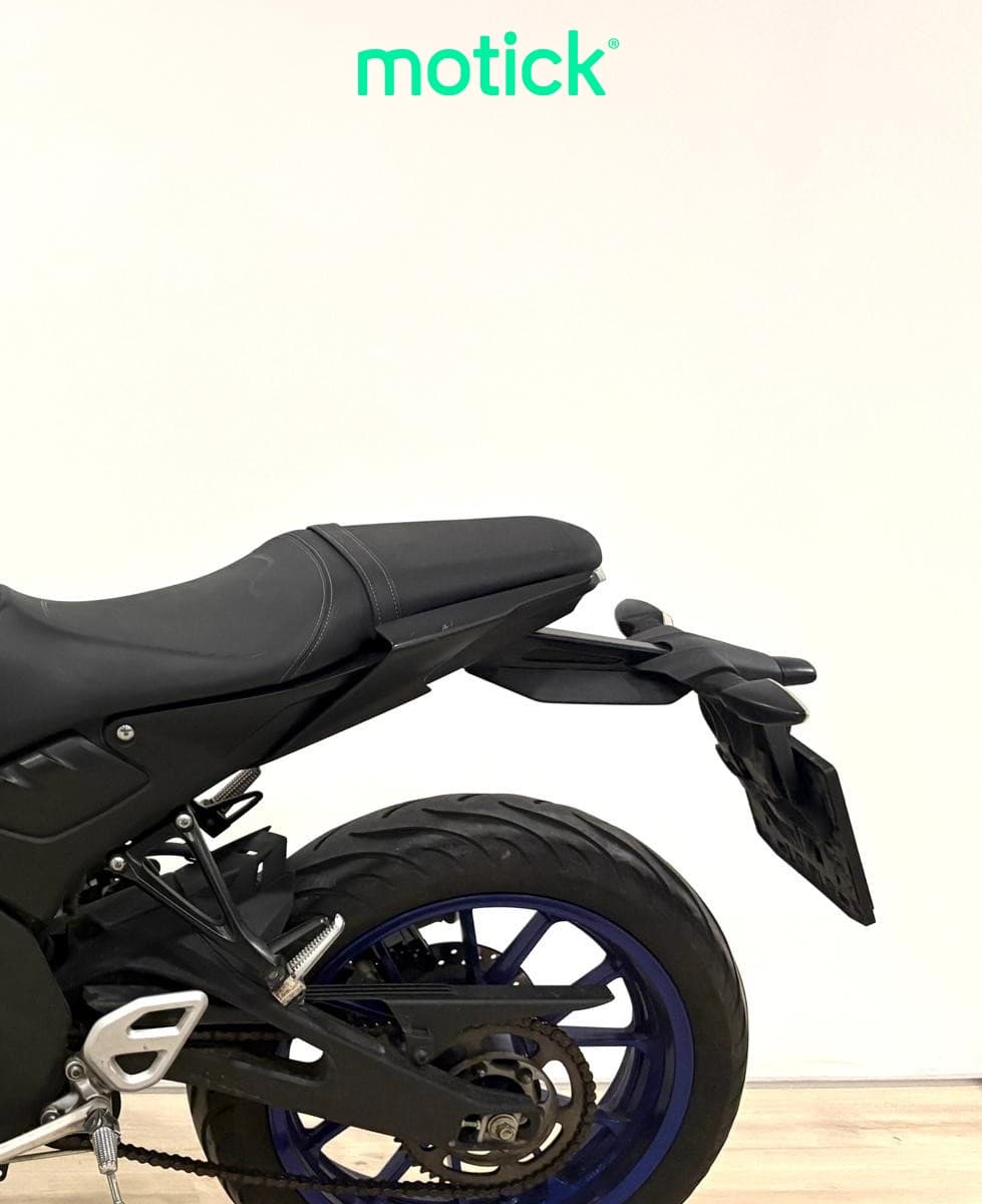 YAMAHA MT-125