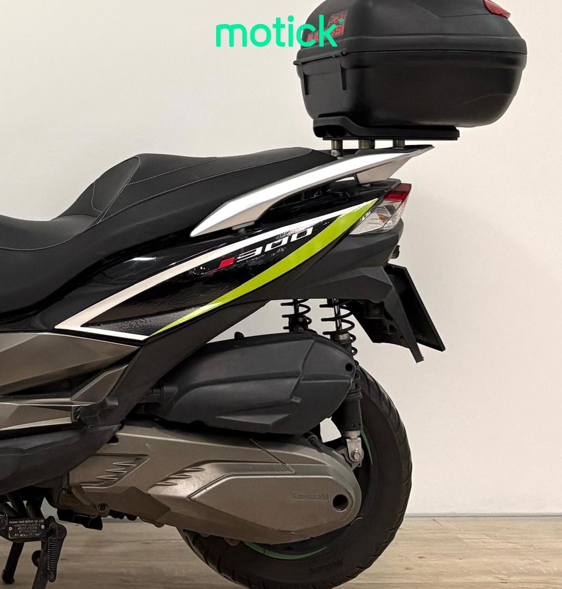 KAWASAKI J300