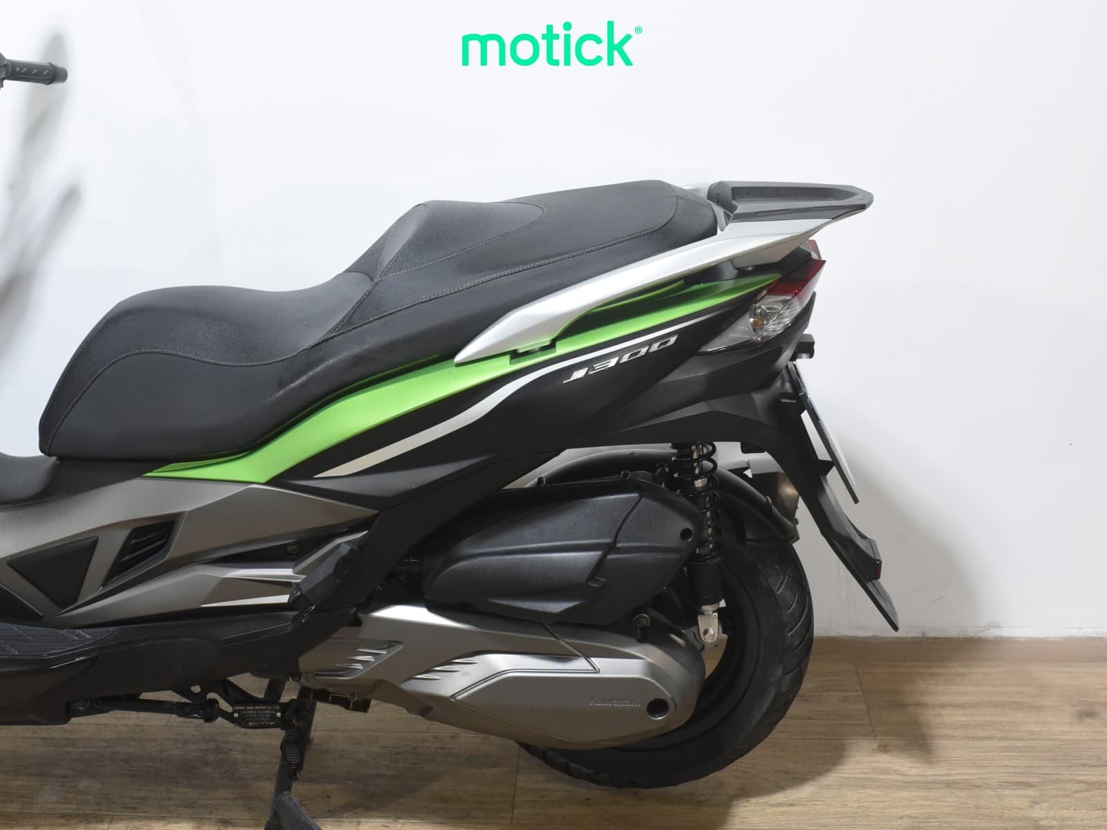 KAWASAKI J300