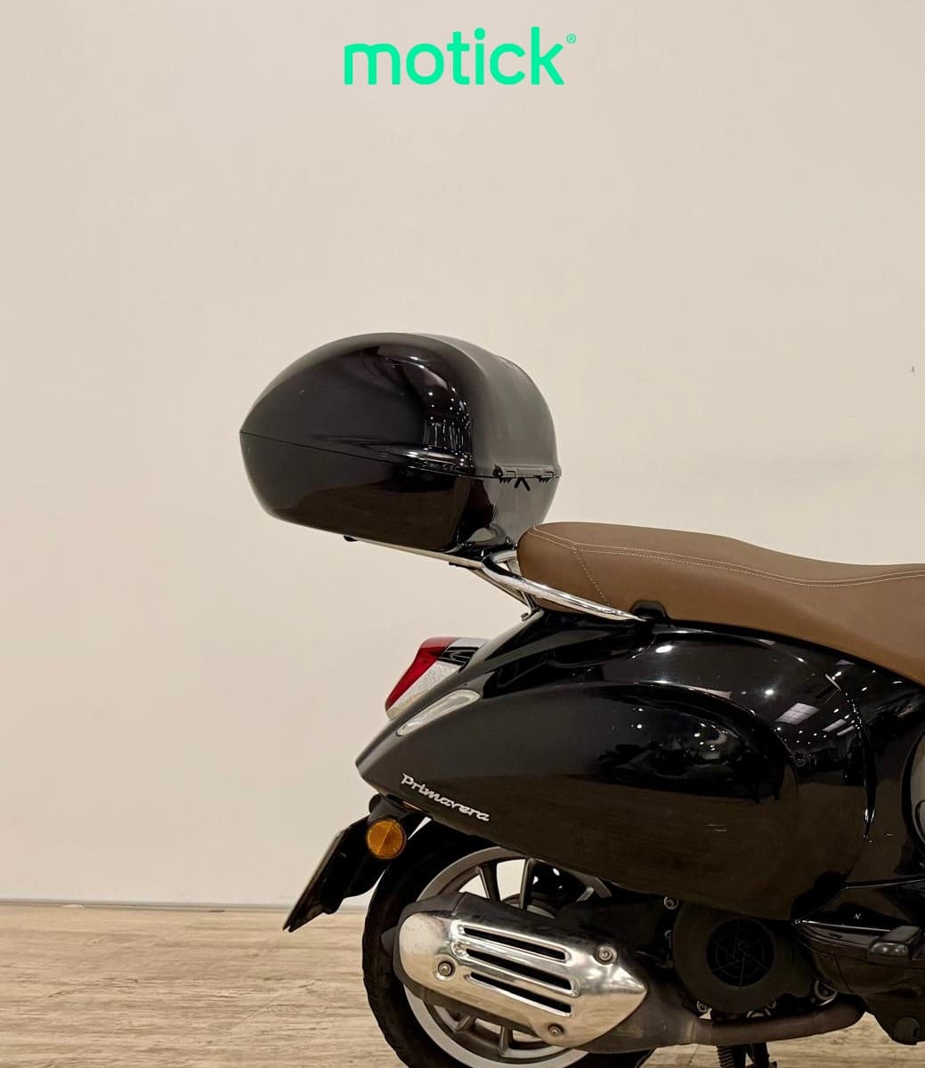 VESPA PRIMAVERA 125 (TOP CASE) (IVA DEDUCIBLE)