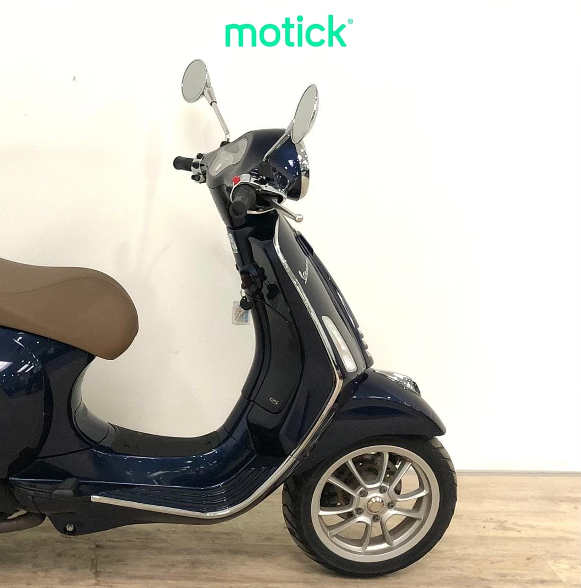 VESPA PRIMAVERA 125 (TOP CASE)