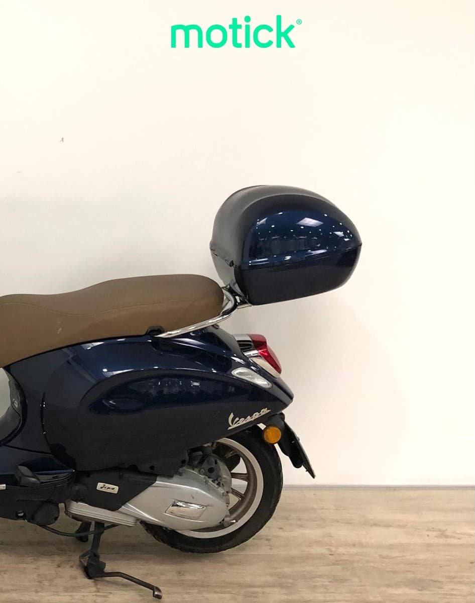 VESPA PRIMAVERA 125 (TOP CASE)