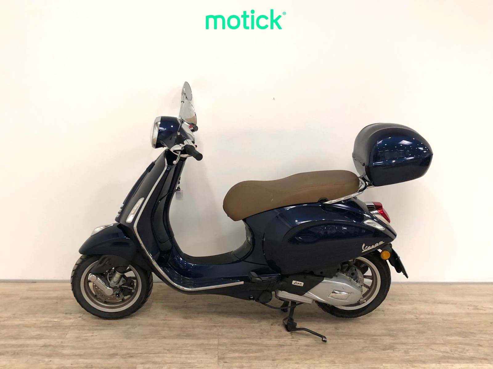 VESPA PRIMAVERA 125 (TOP CASE)