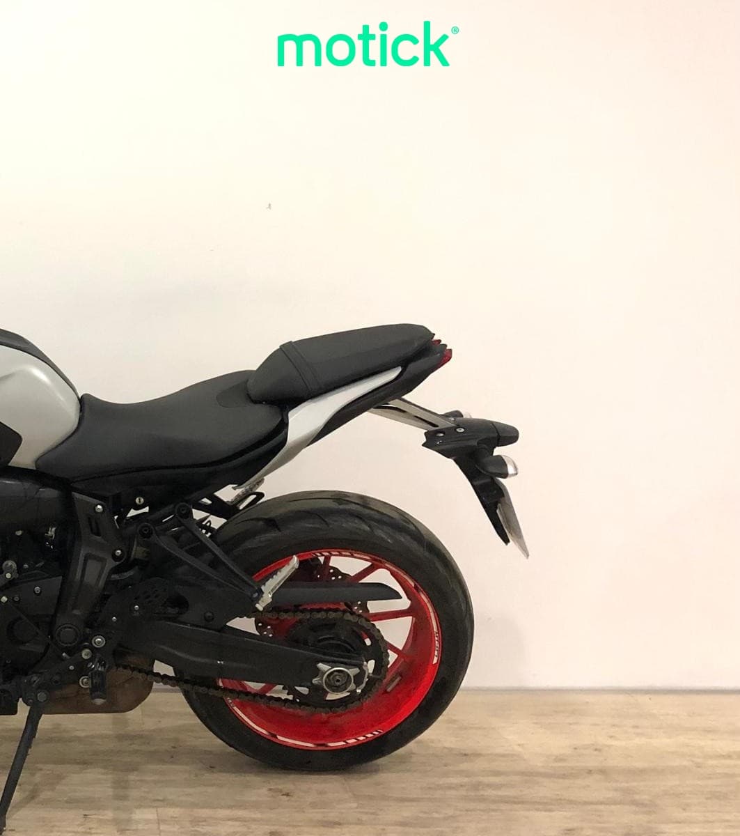 YAMAHA MT-07 (A2)