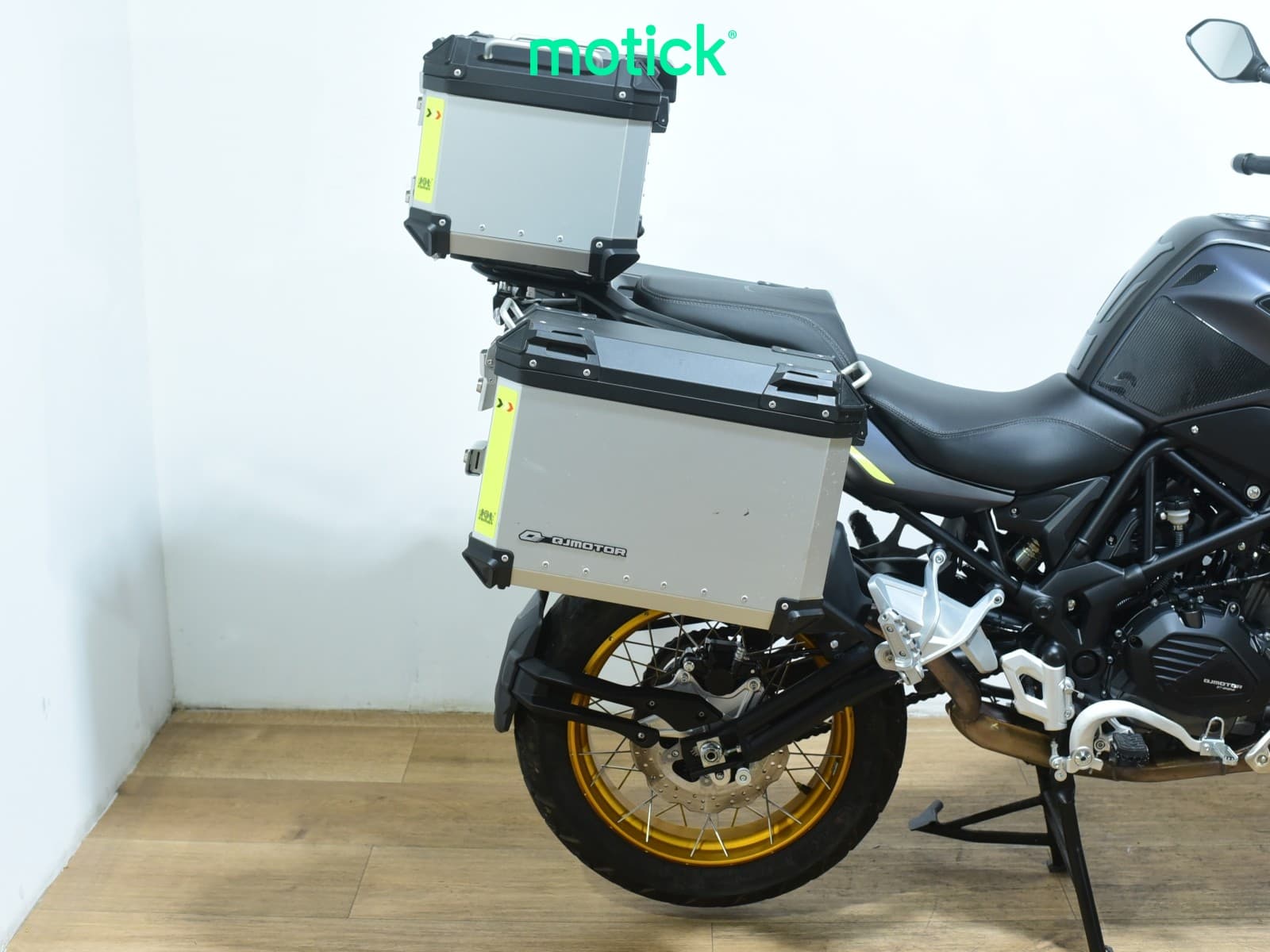 QJMOTOR SRT 550 X (TRES MALETAS)