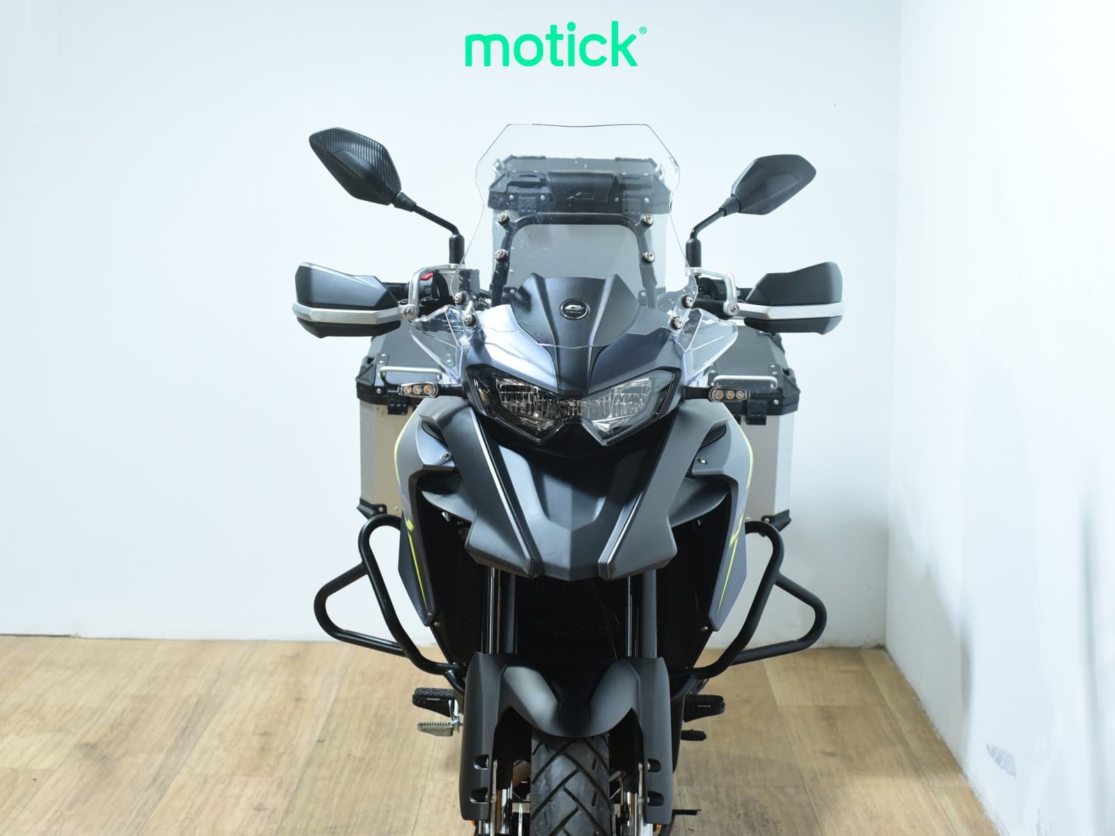 QJMOTOR SRT 550 X (TRES MALETAS)