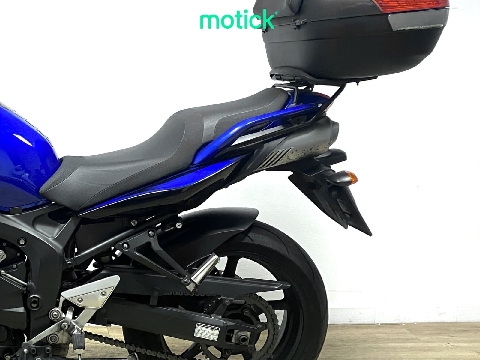 YAMAHA FZ6-S (TOP CASE)