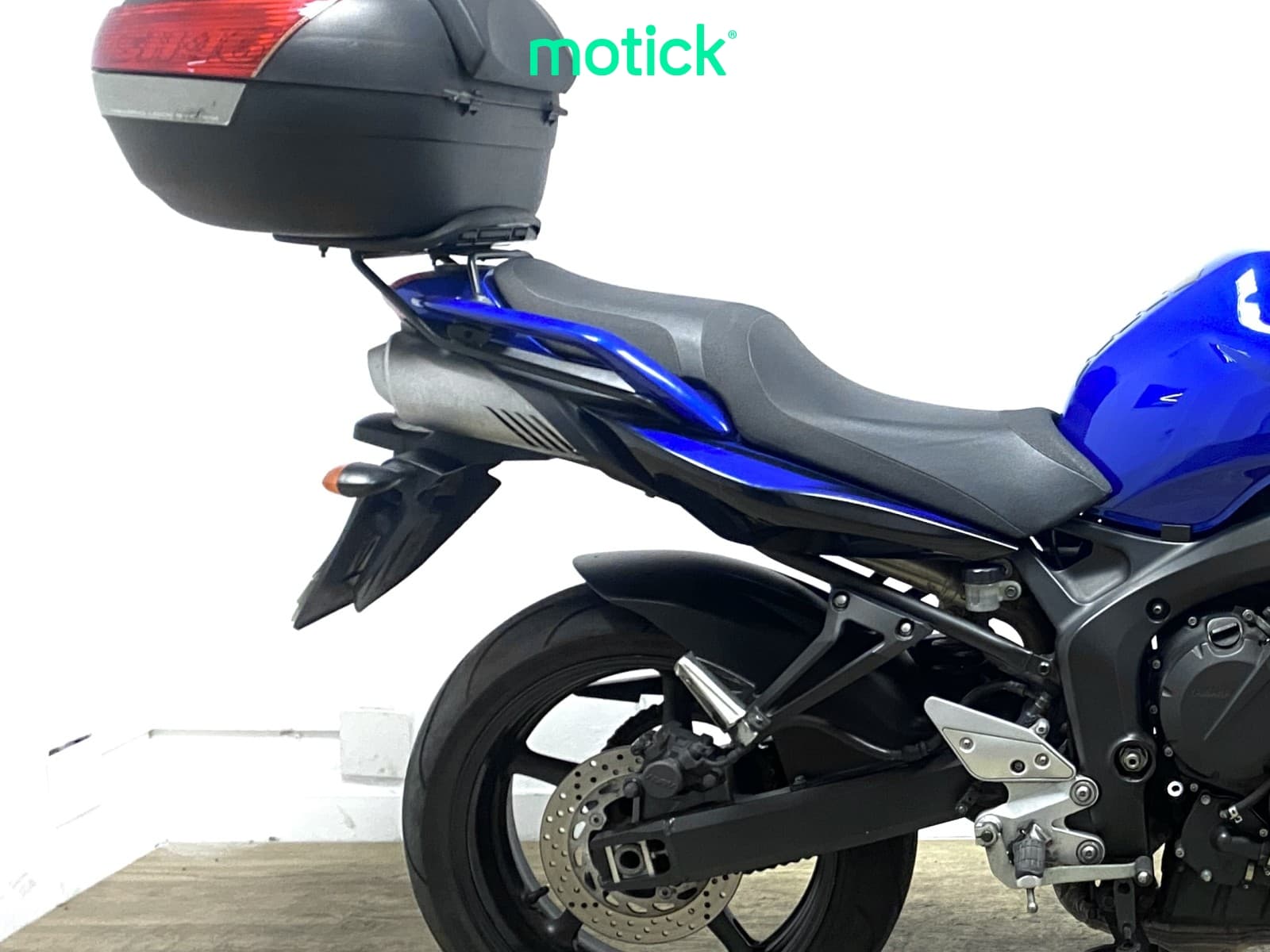 YAMAHA FZ6-S (TOP CASE)