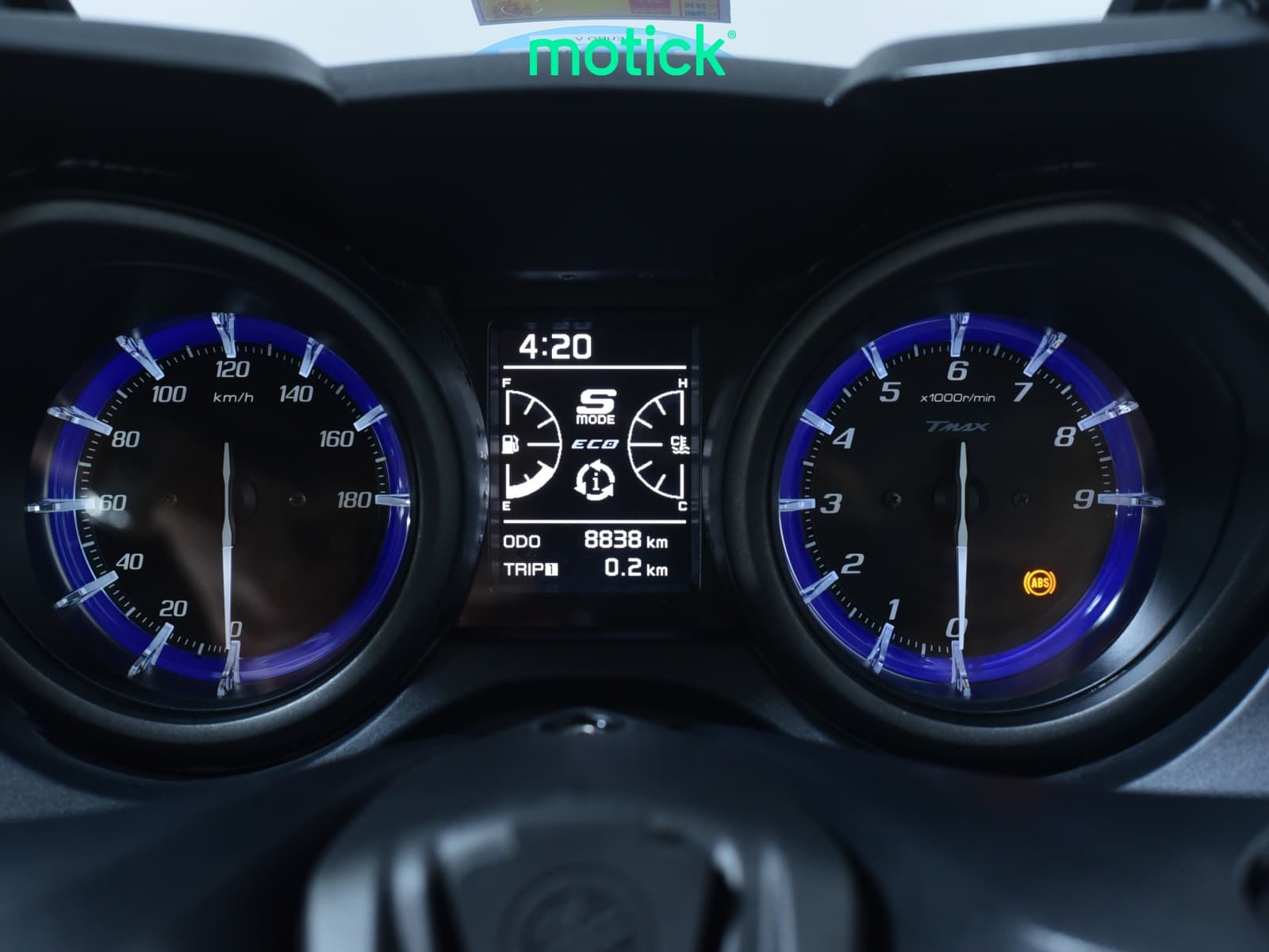 YAMAHA TMAX 560