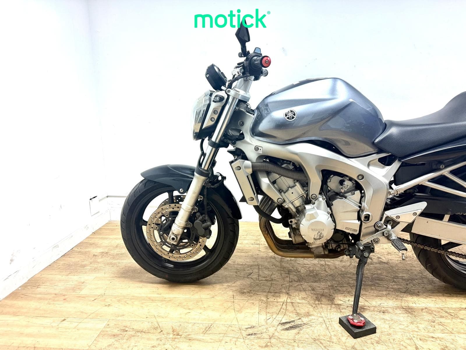 YAMAHA FZ 6 N (TOP CASE)