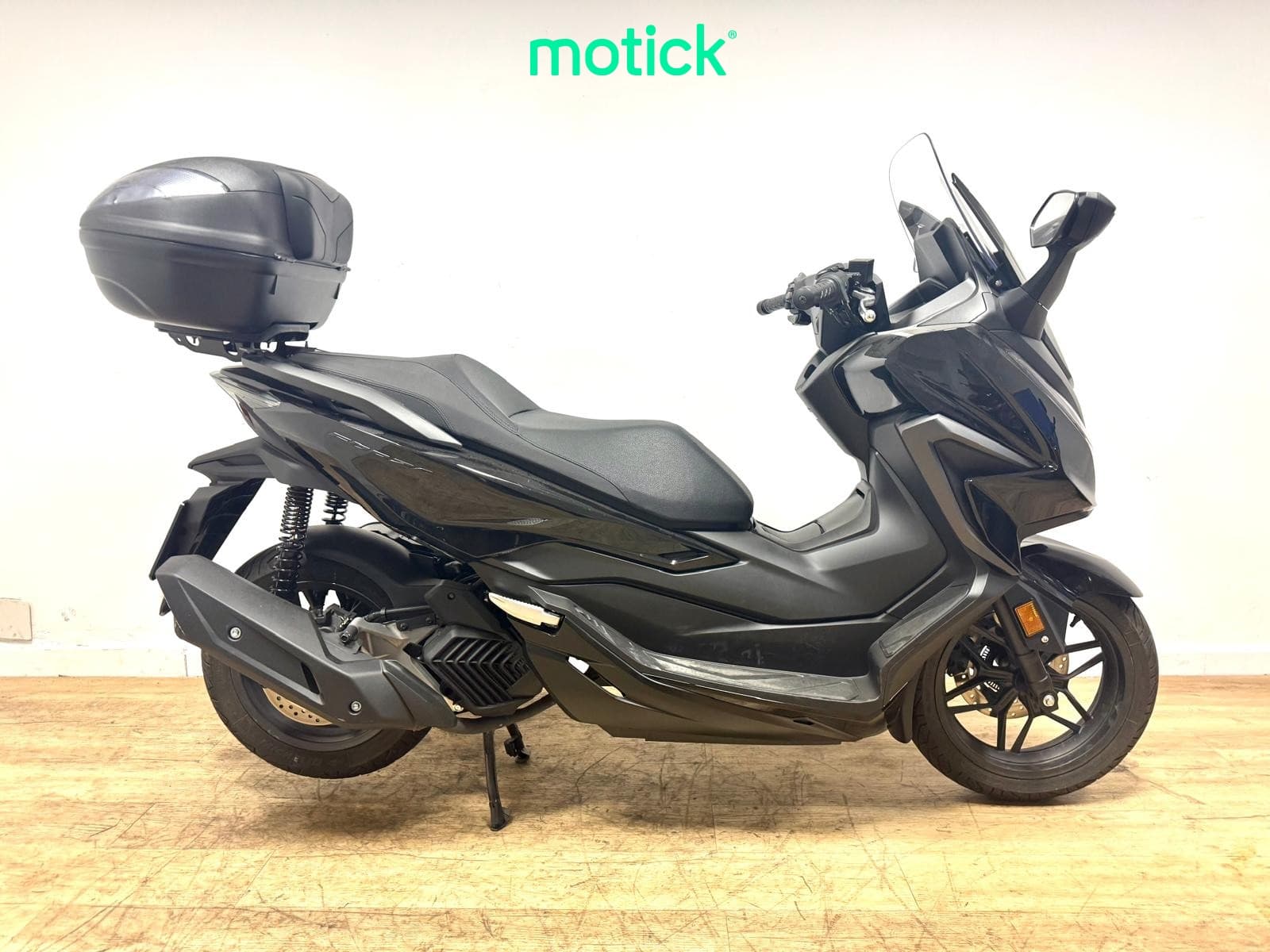 HONDA FORZA 125 (TOP CASE)