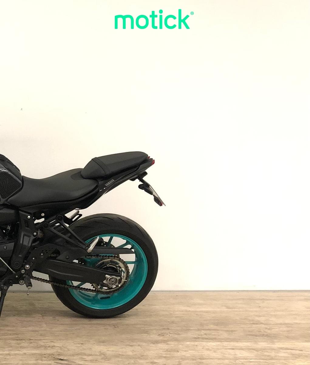 YAMAHA MT-07 (A2) (ESCAPE ARROW)