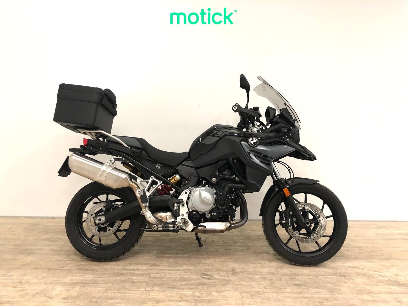 BMW F 750 GS (TRIPLE BLACK + TC) (4PACKS)(A2)