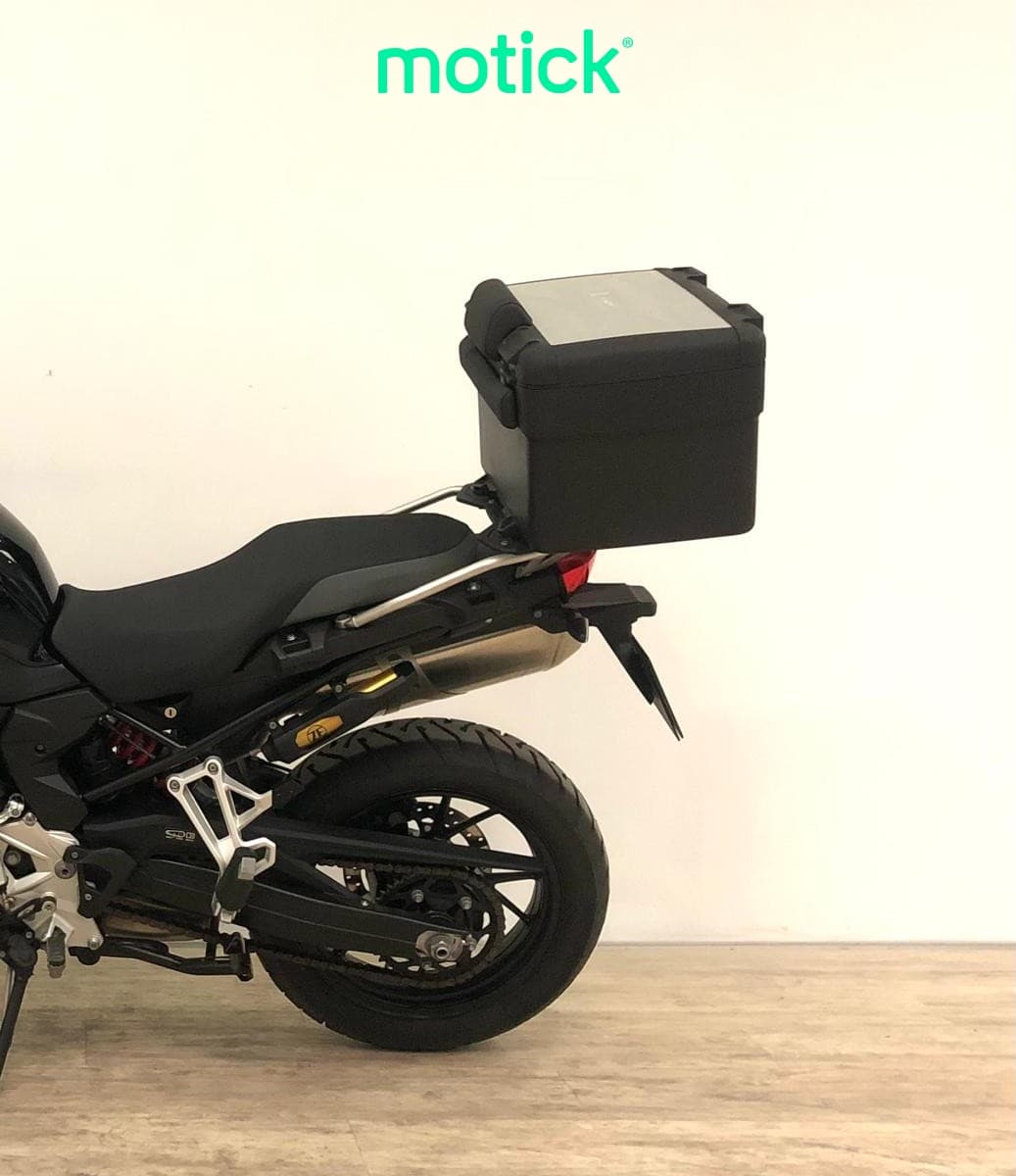 BMW F 750 GS (TRIPLE BLACK + TC) (4PACKS)(A2)