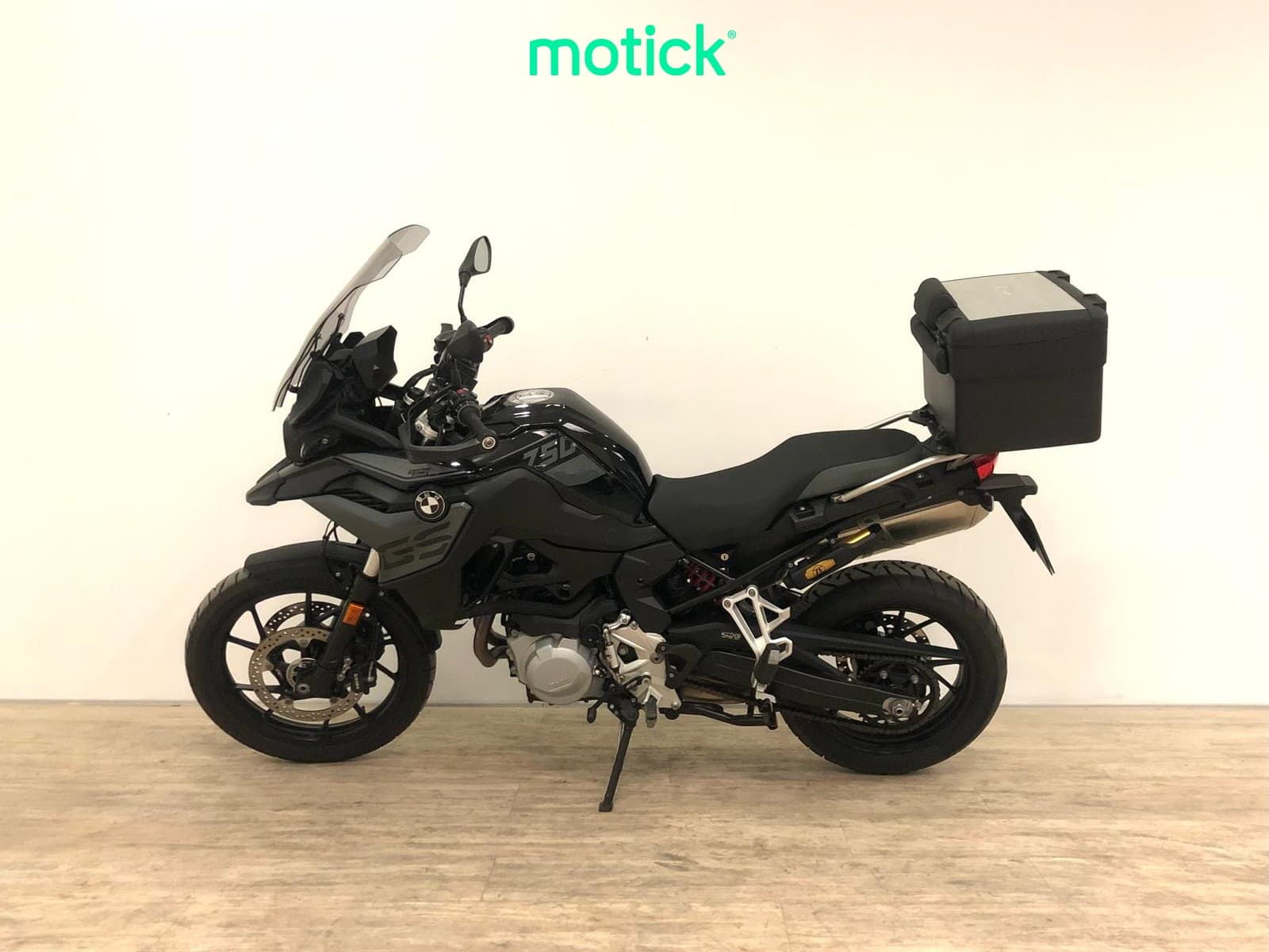 BMW F 750 GS (TRIPLE BLACK + TC) (4PACKS)(A2)