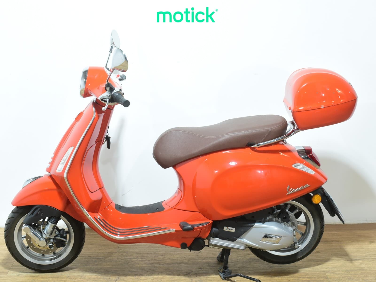 VESPA PRIMAVERA 125 (TOP CASE)