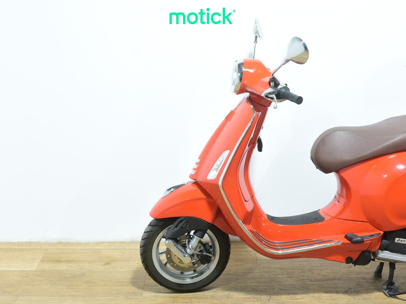 VESPA PRIMAVERA 125 (TOP CASE)