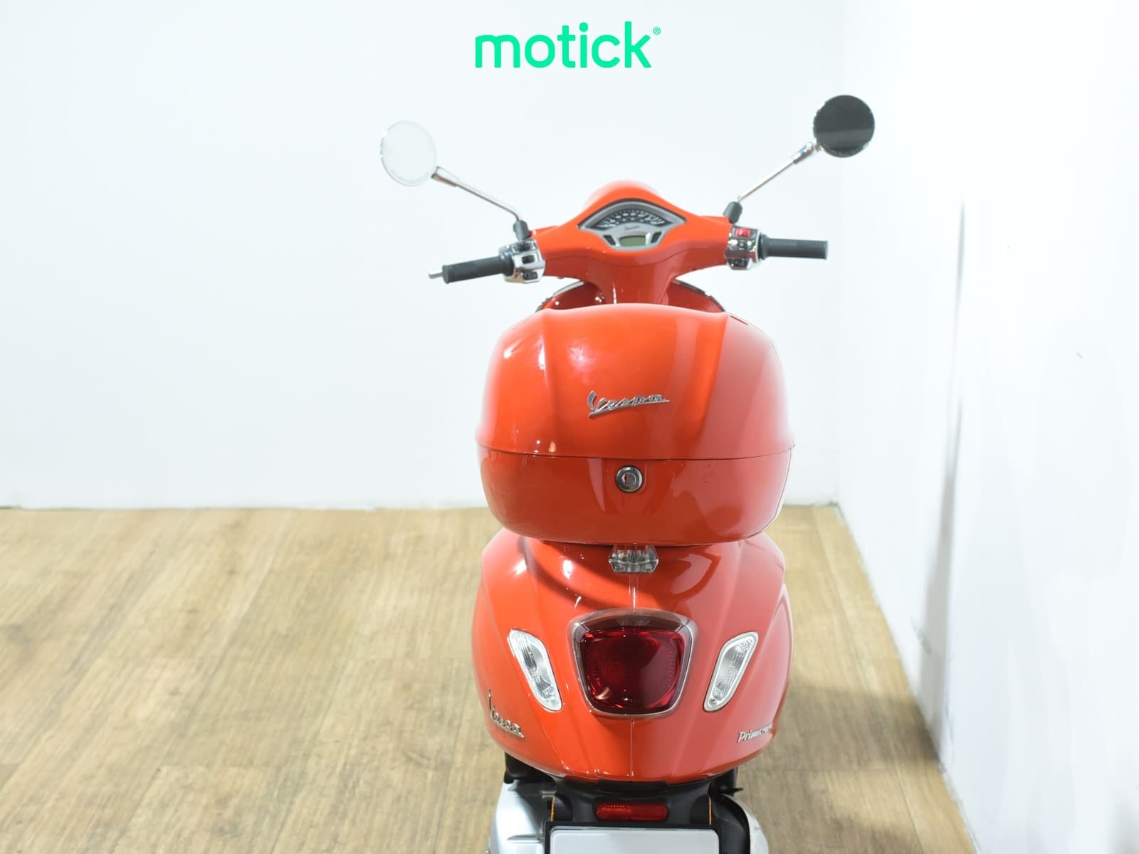 VESPA PRIMAVERA 125 (TOP CASE)